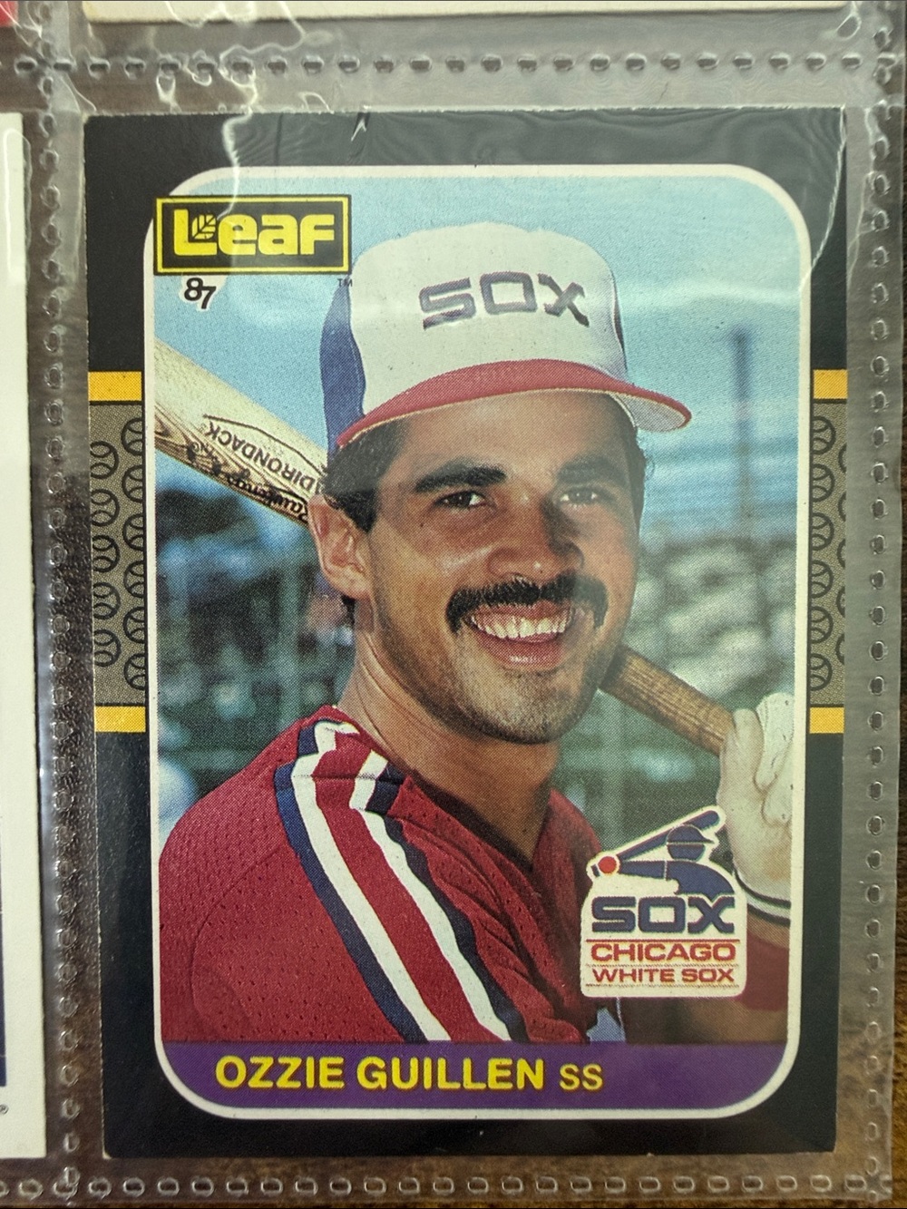 Ozzie Guillen Chicago White Sox shortstop 1987 leaf card